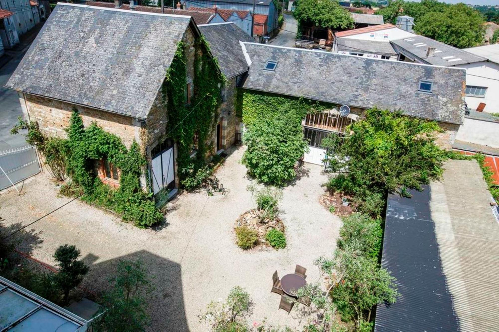 Holiday Home La Brijopa Bazoges-en-Pareds Rom bilde